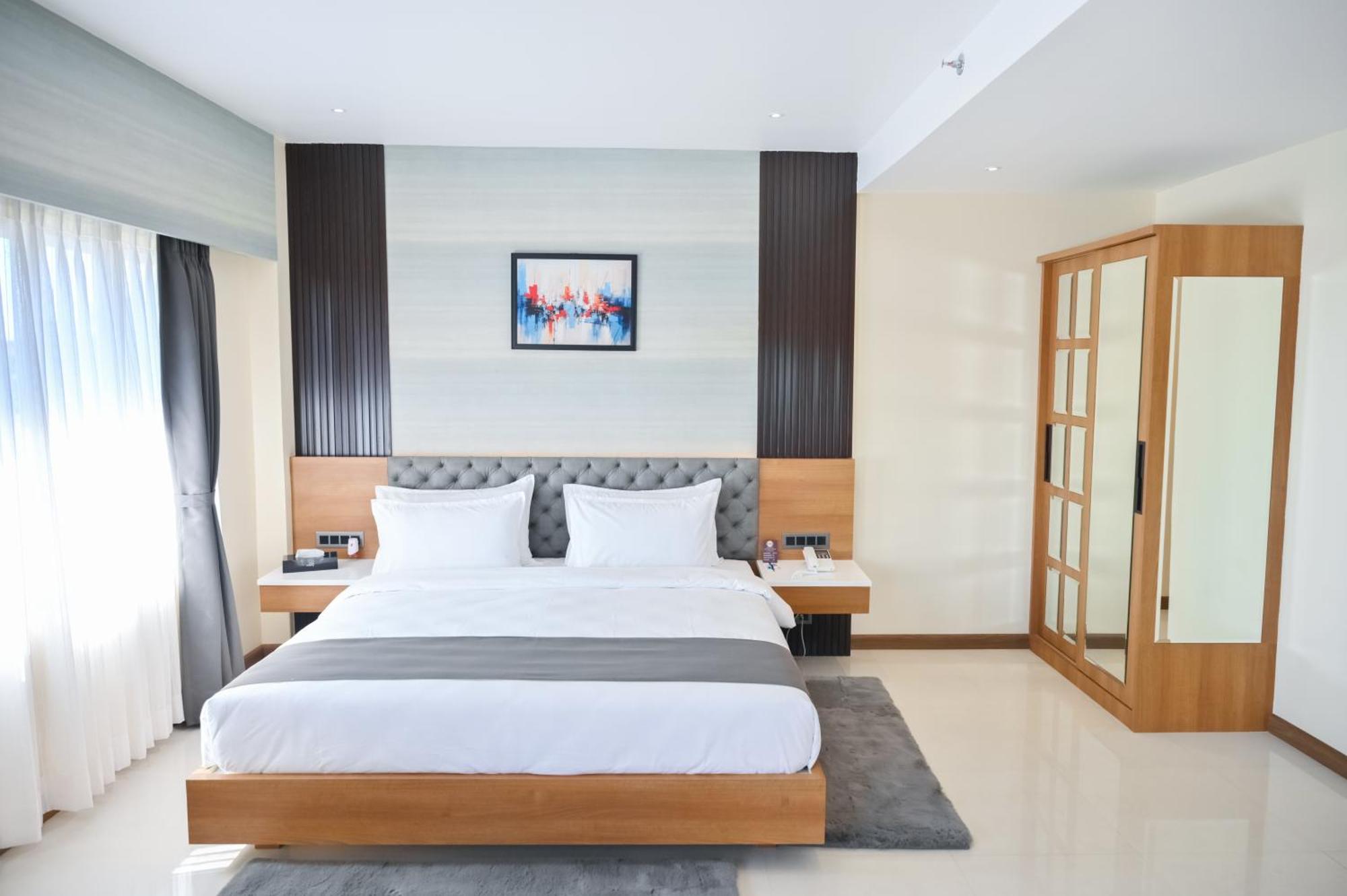Hotel Barak View Residency Силчар Экстерьер фото